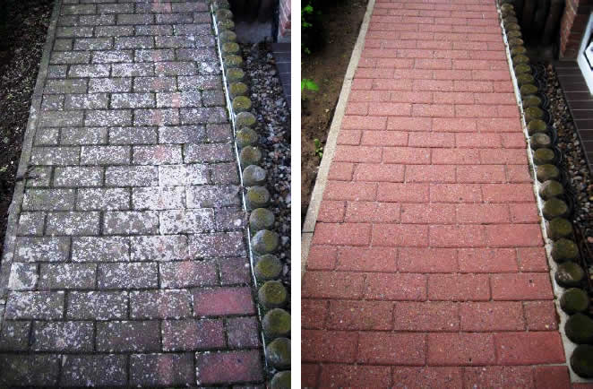 Vorher-Nachher-Vergleich eines gereinigten Pflasterwegs. Links verschmutzt, rechts sauber und rot.